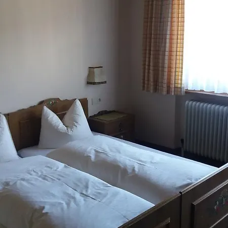 Πανσιόν Haus Marion Tux