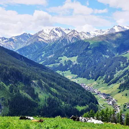 Gasthuis Haus Marion Tux